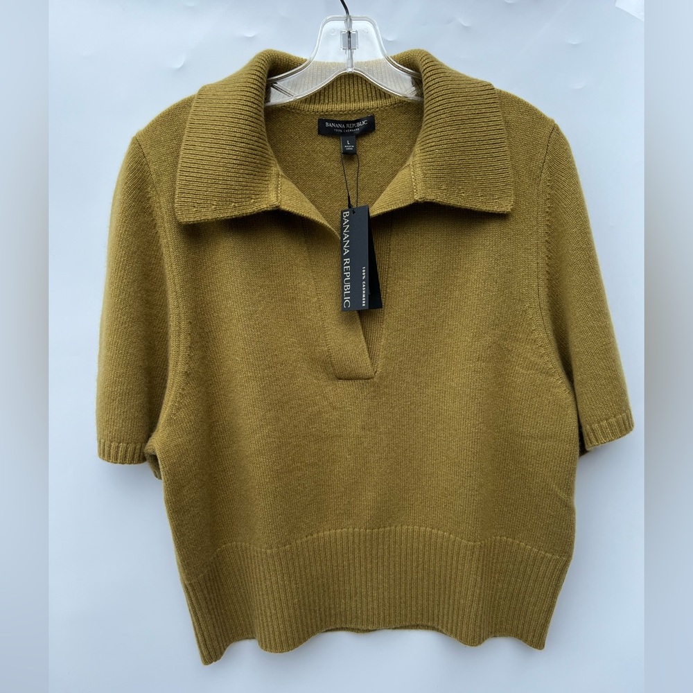 BANANA REPUBLIC Collared V Neck Short Sleeve Cashmere
Sweater